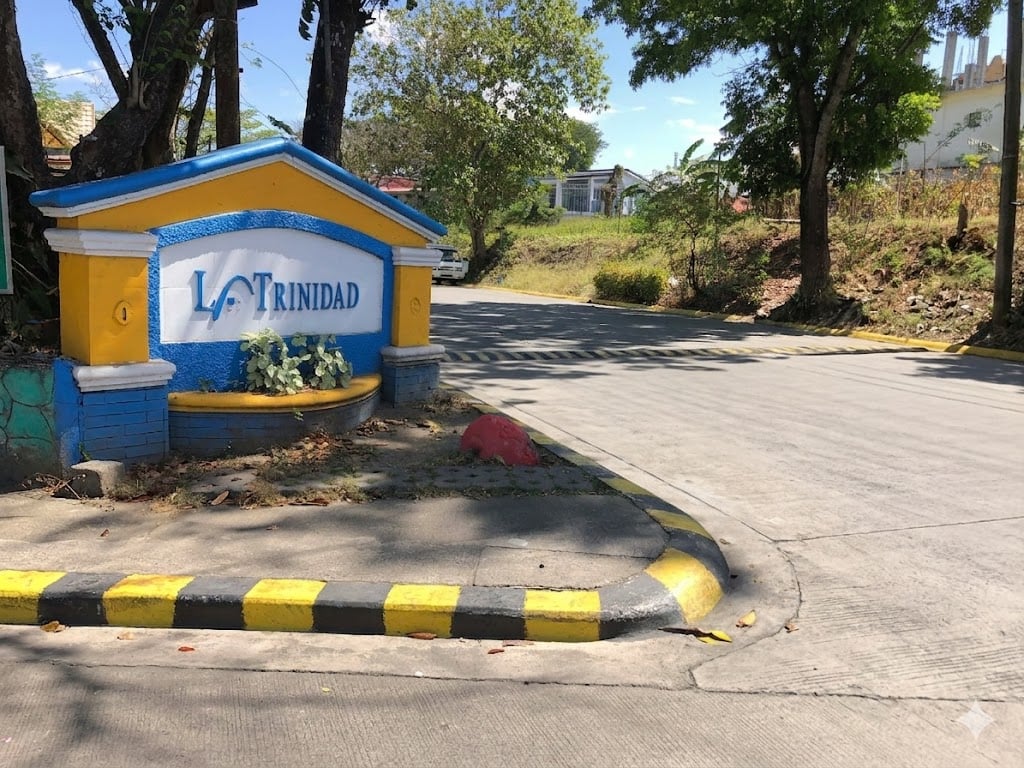 Latrinidad subdivision entrance